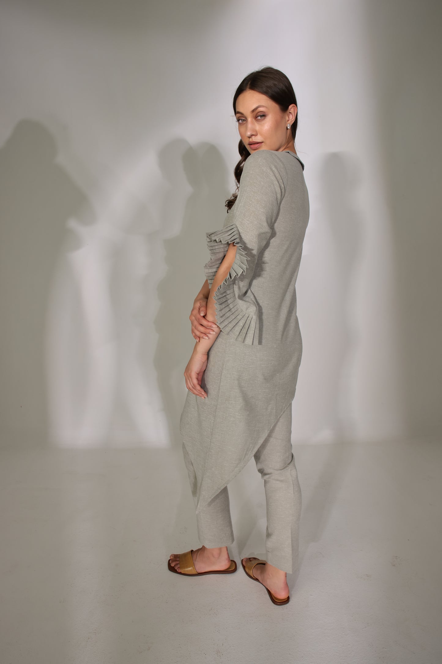 OLIVE PLEAT-SLEEVES LINEN KURTA SET