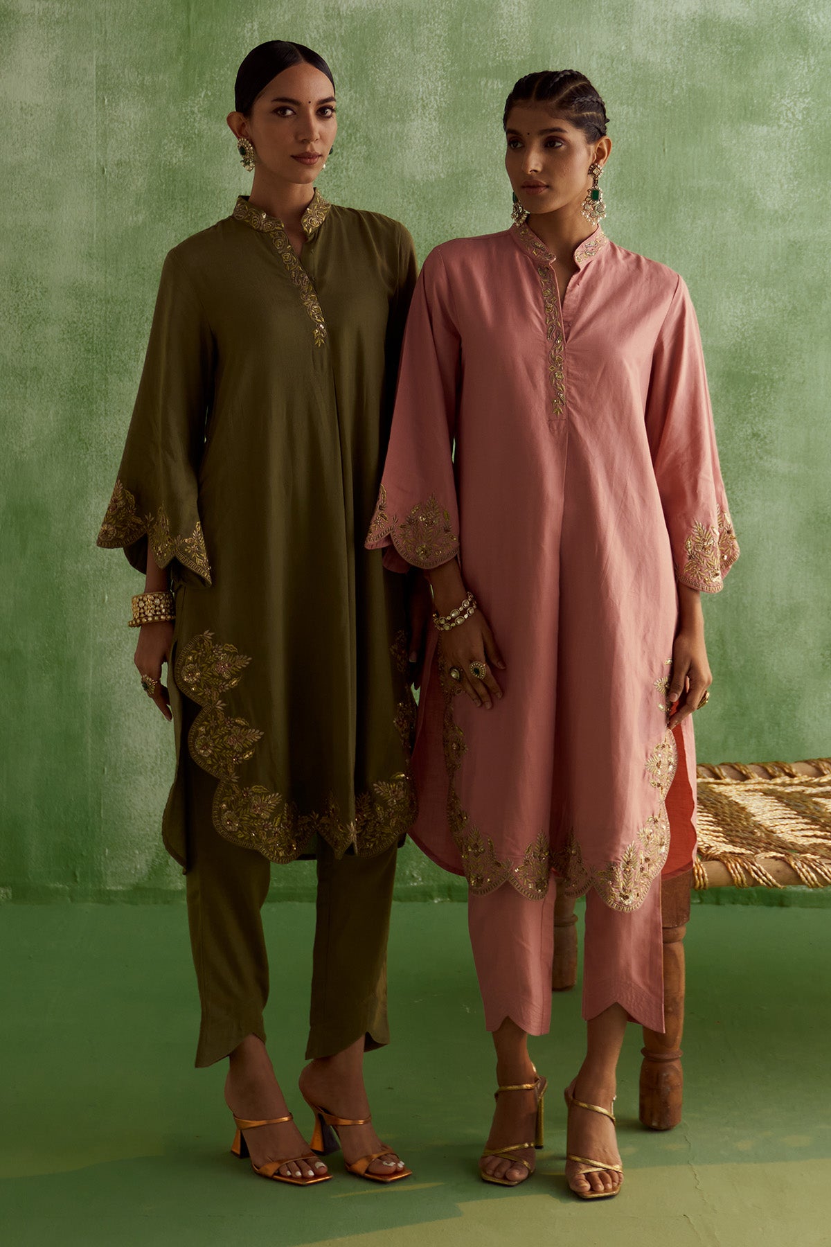INARA ZARI-DAMAN KURTA SET -OLIVE GREEN
