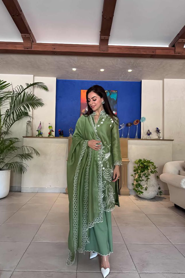 SONAM PAL X SUFIANA NEEM KURTA SET WITH DUPATTA