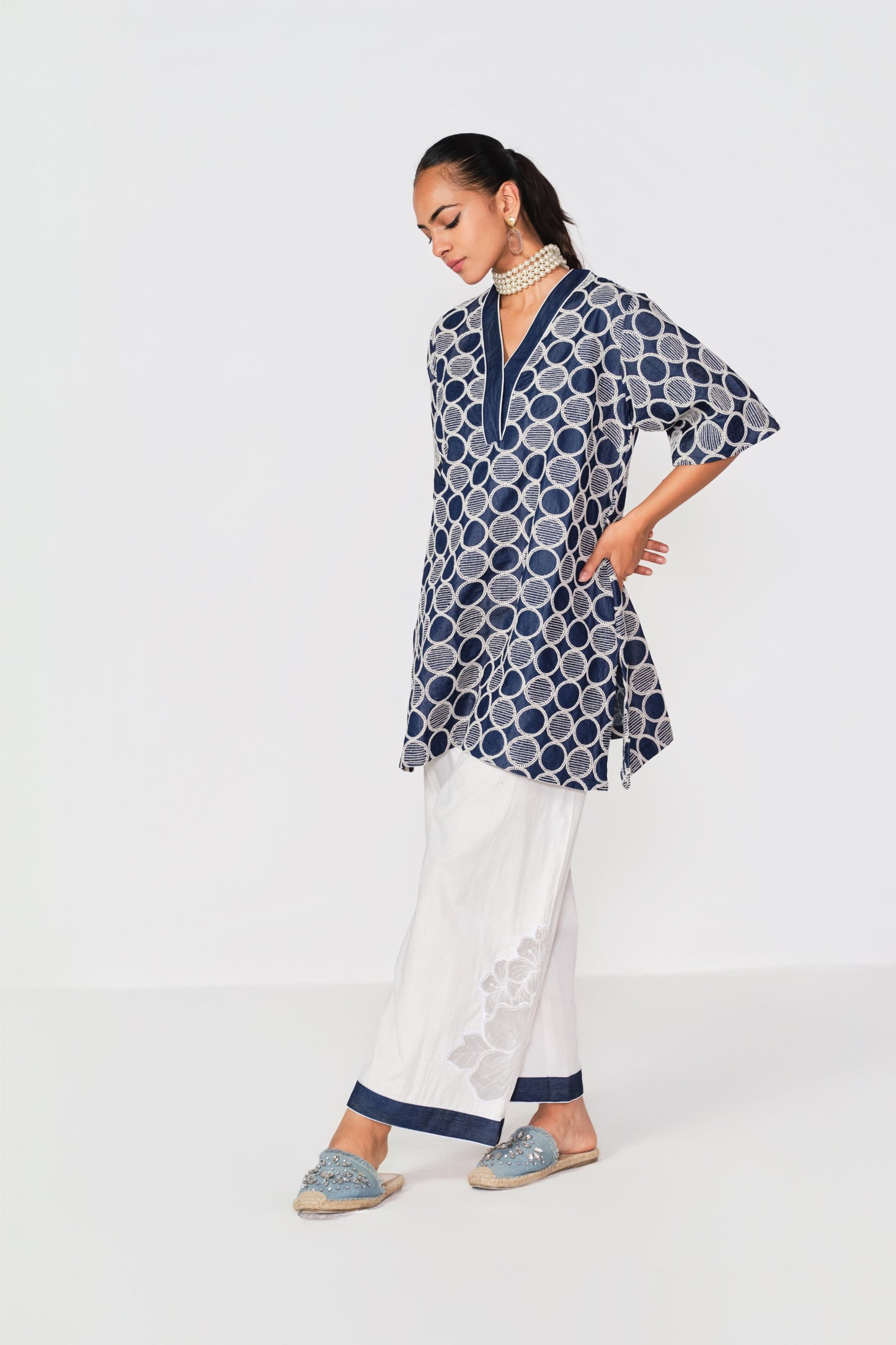 EMBROIDERED WHITE - DENIM BLOCK A SET- CIRCLE WORK