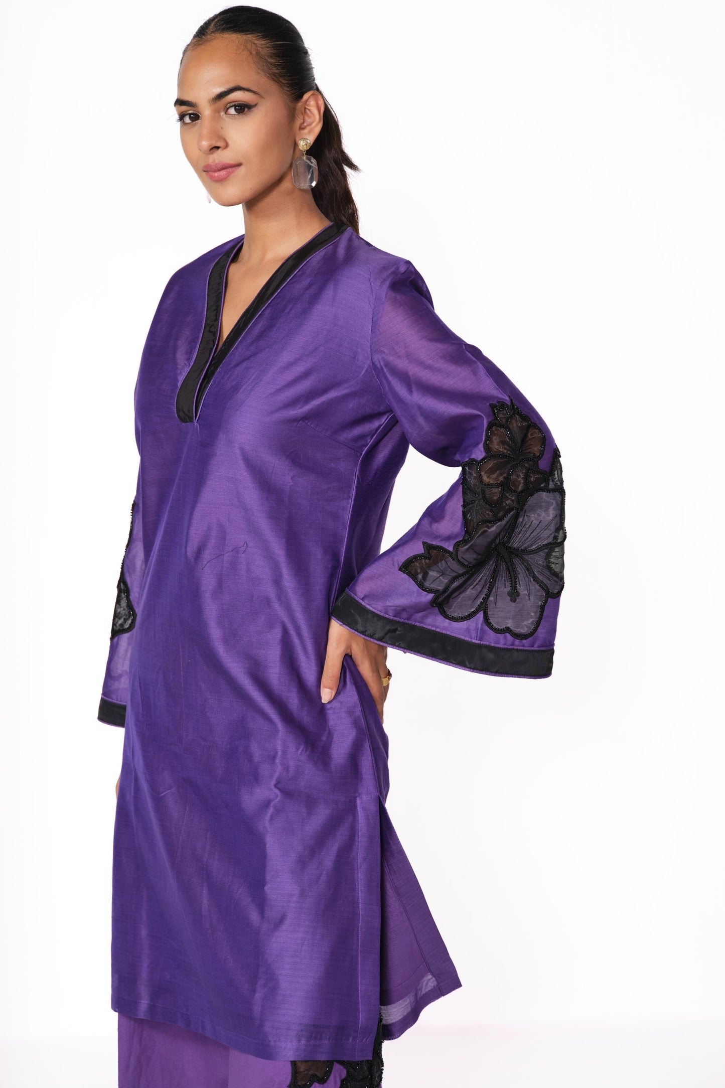JAMUNI-BLACK KARDANA FLOWER KURTA SET