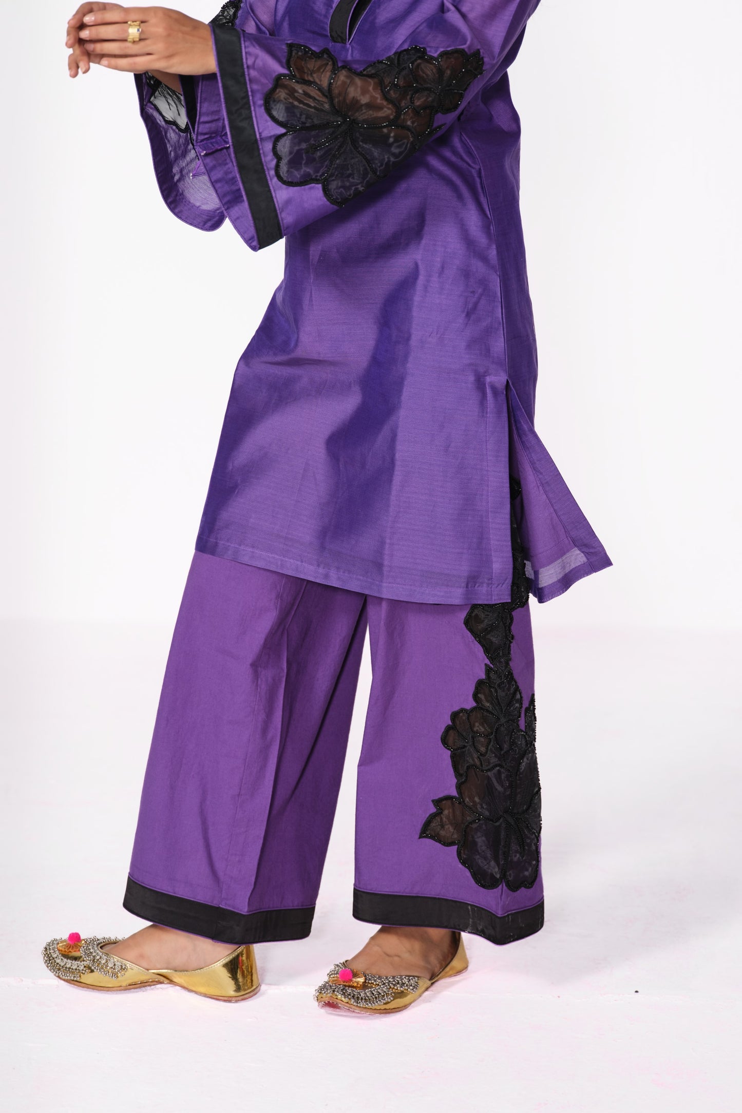 JAMUNI-BLACK KARDANA FLOWER KURTA SET