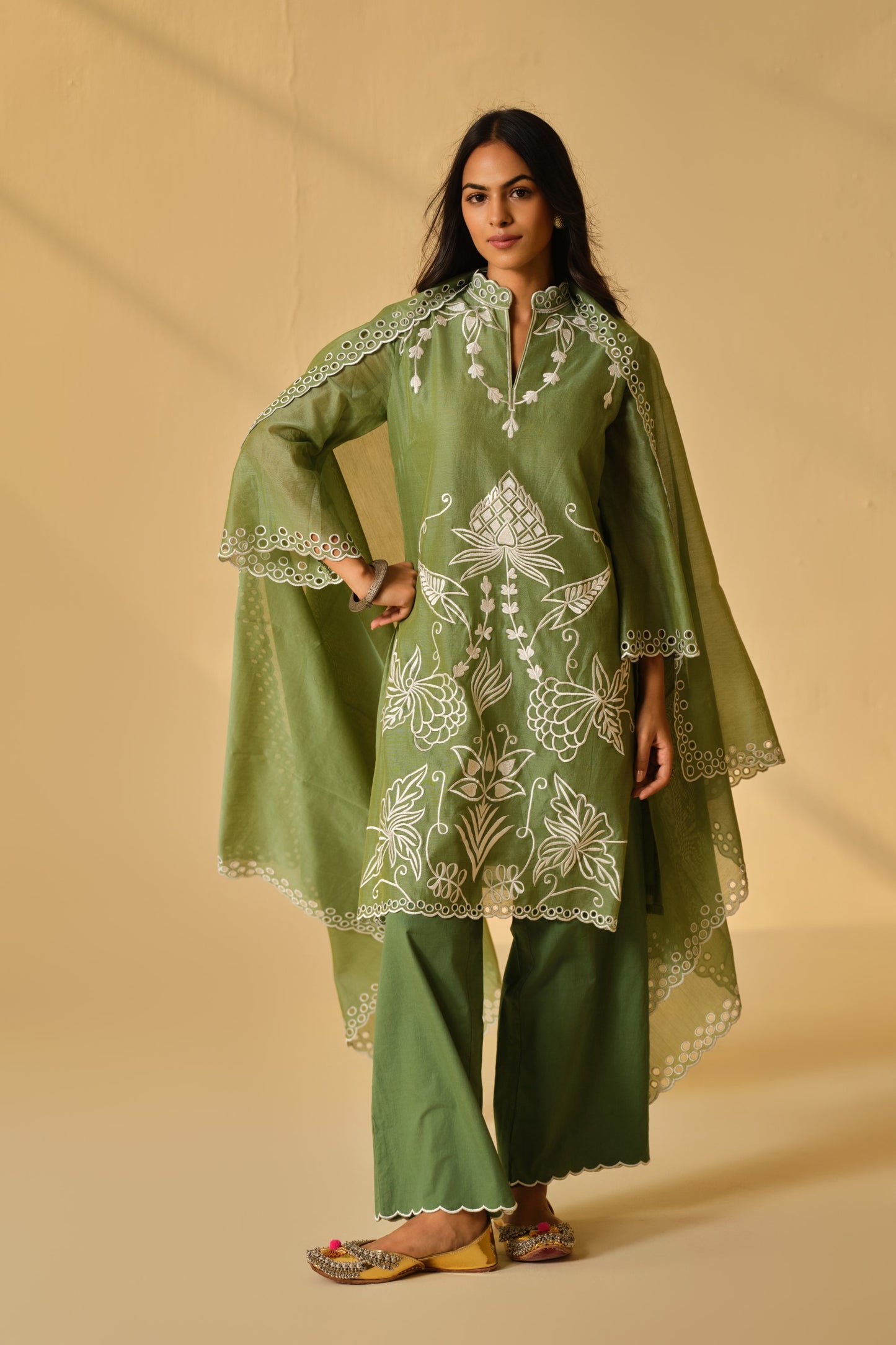 SONAM PAL X SUFIANA NEEM KURTA SET WITH DUPATTA