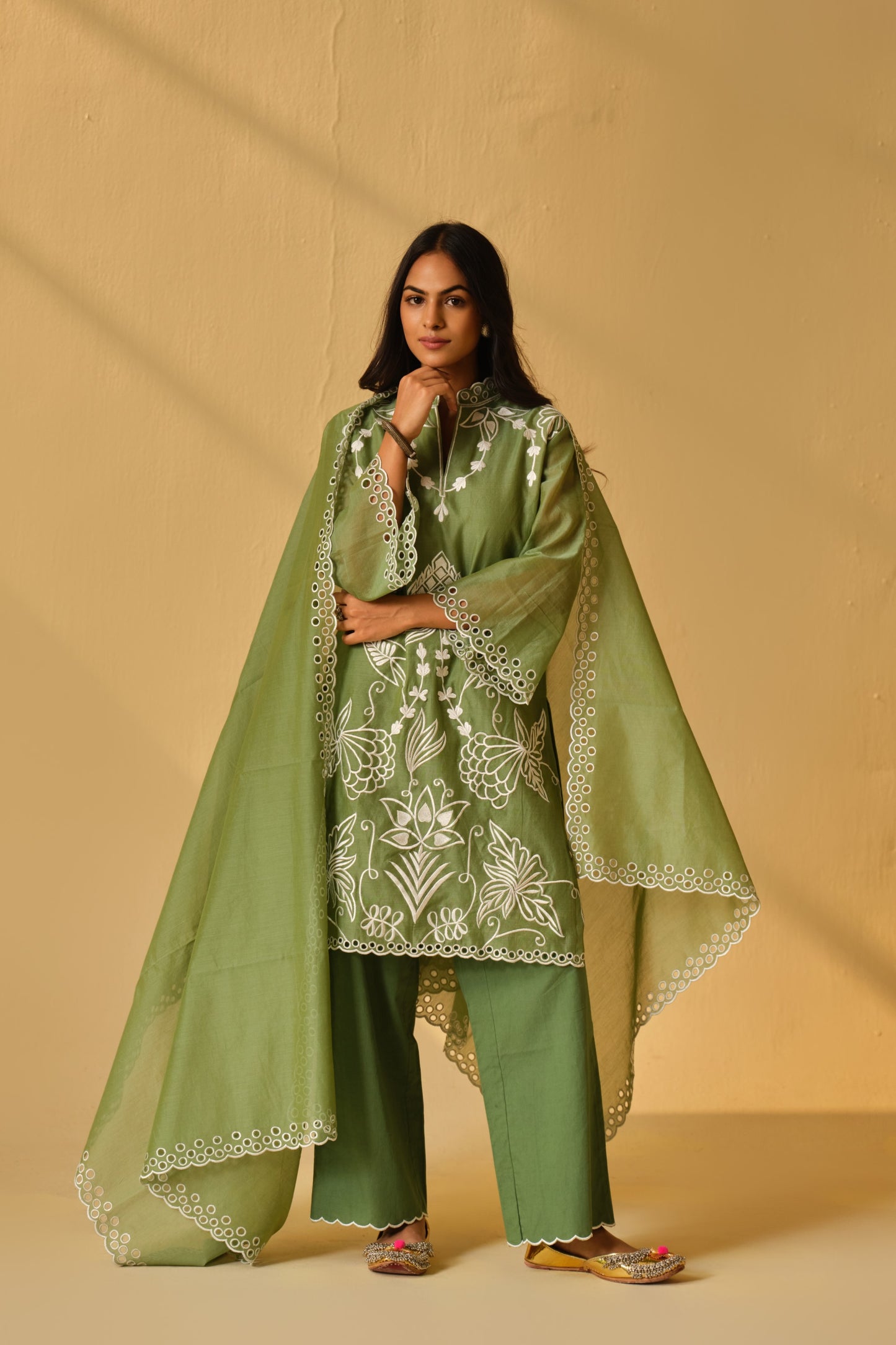 SUFIANA NEEM KURTA SET WITH DUPATTA