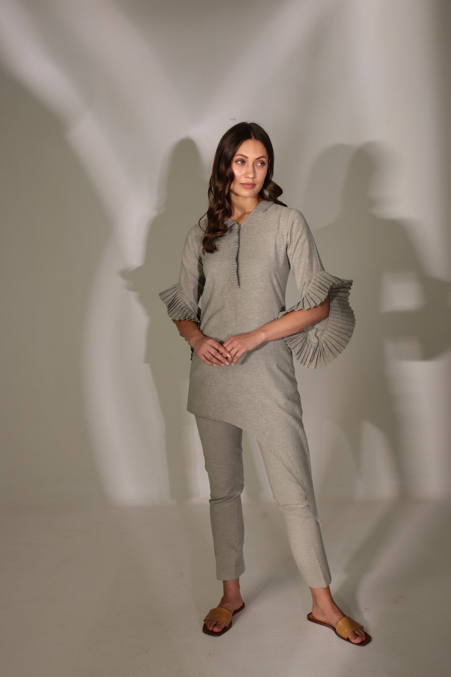 OLIVE PLEAT-SLEEVES  LINEN KURTA SET