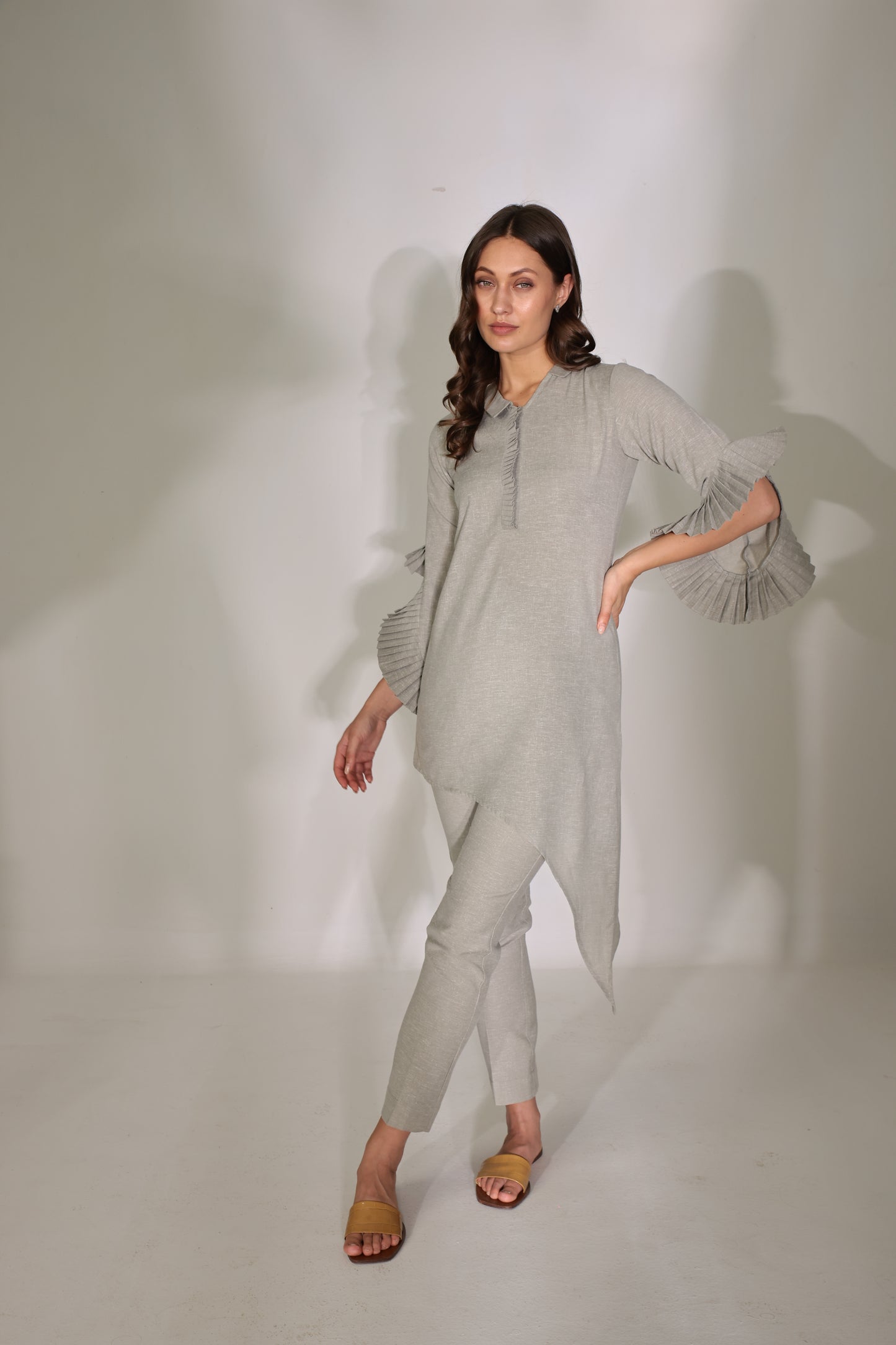 OLIVE PLEAT-SLEEVES  LINEN KURTA SET