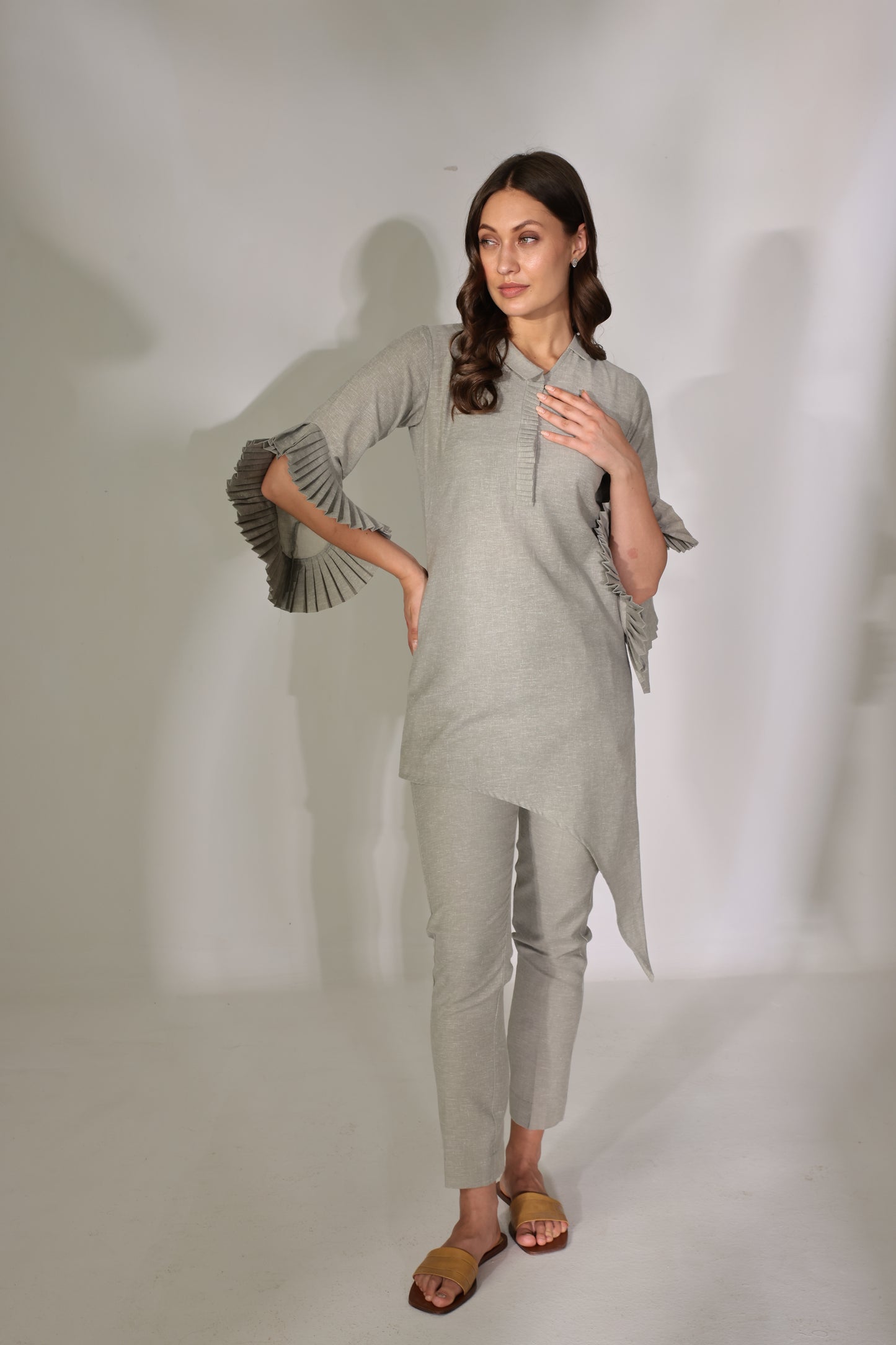 OLIVE PLEAT-SLEEVES  LINEN KURTA SET