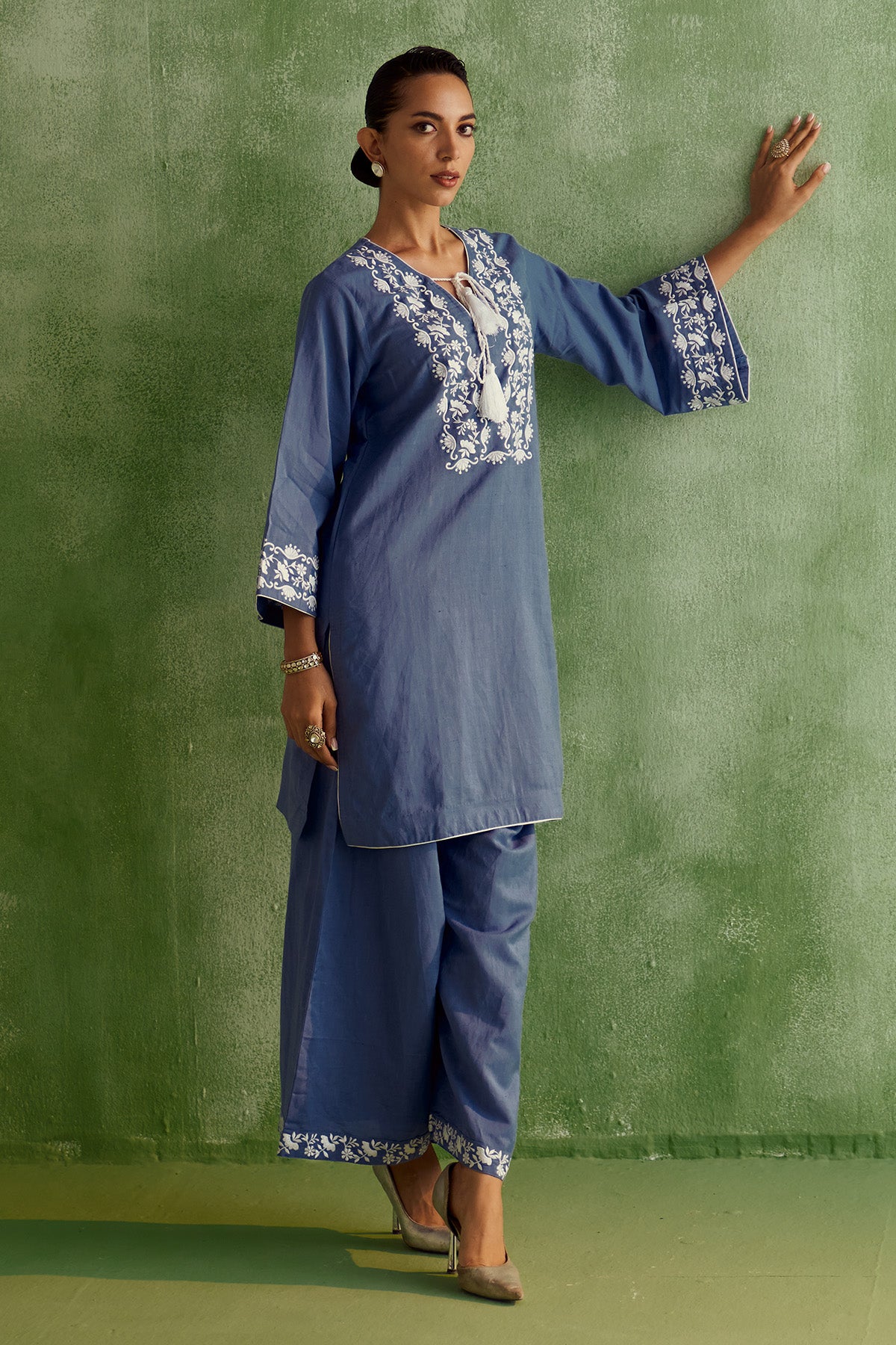 INARA THREAD-LINEN KURTA SET- BLUE