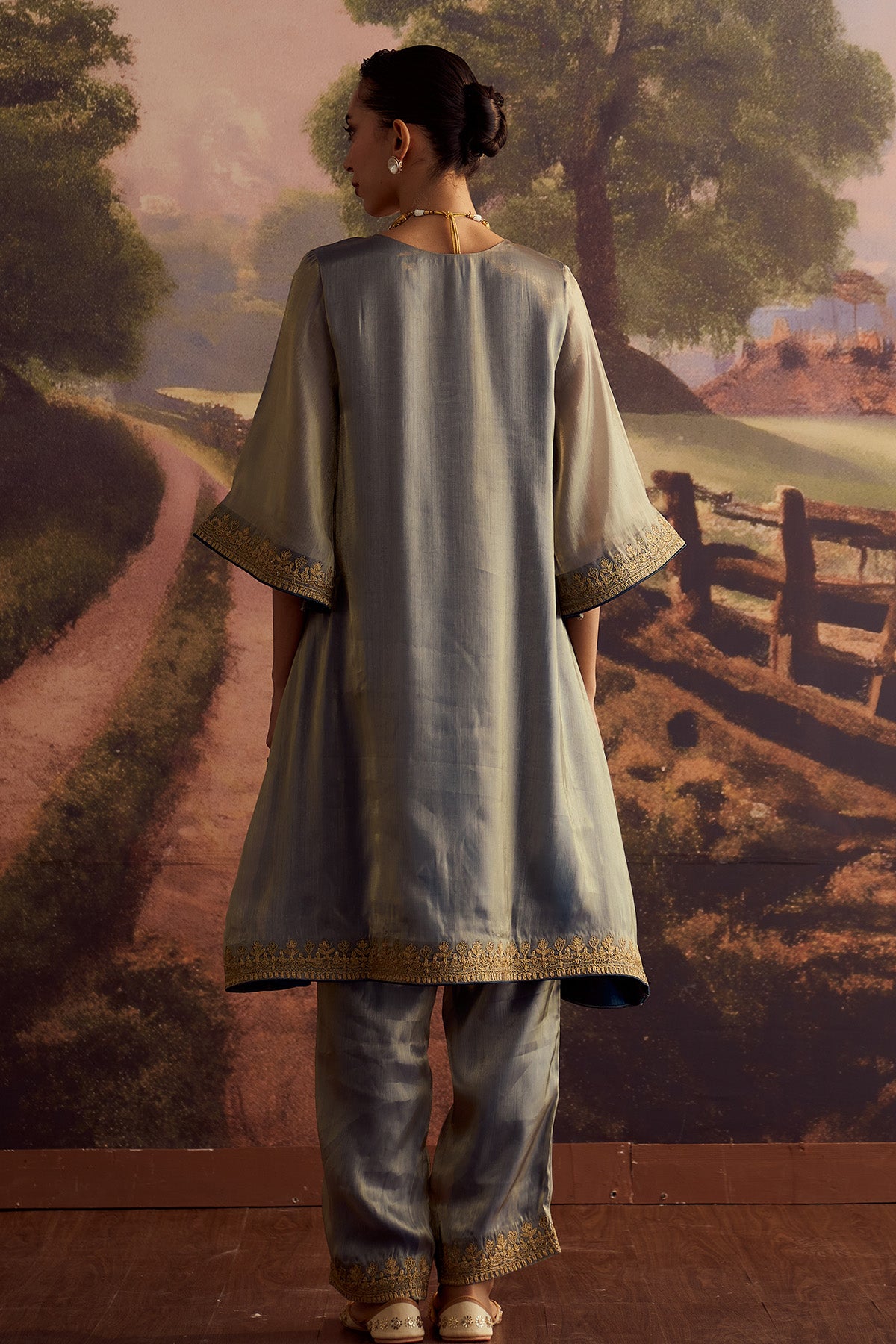 PARISA CHAV KURTA SET