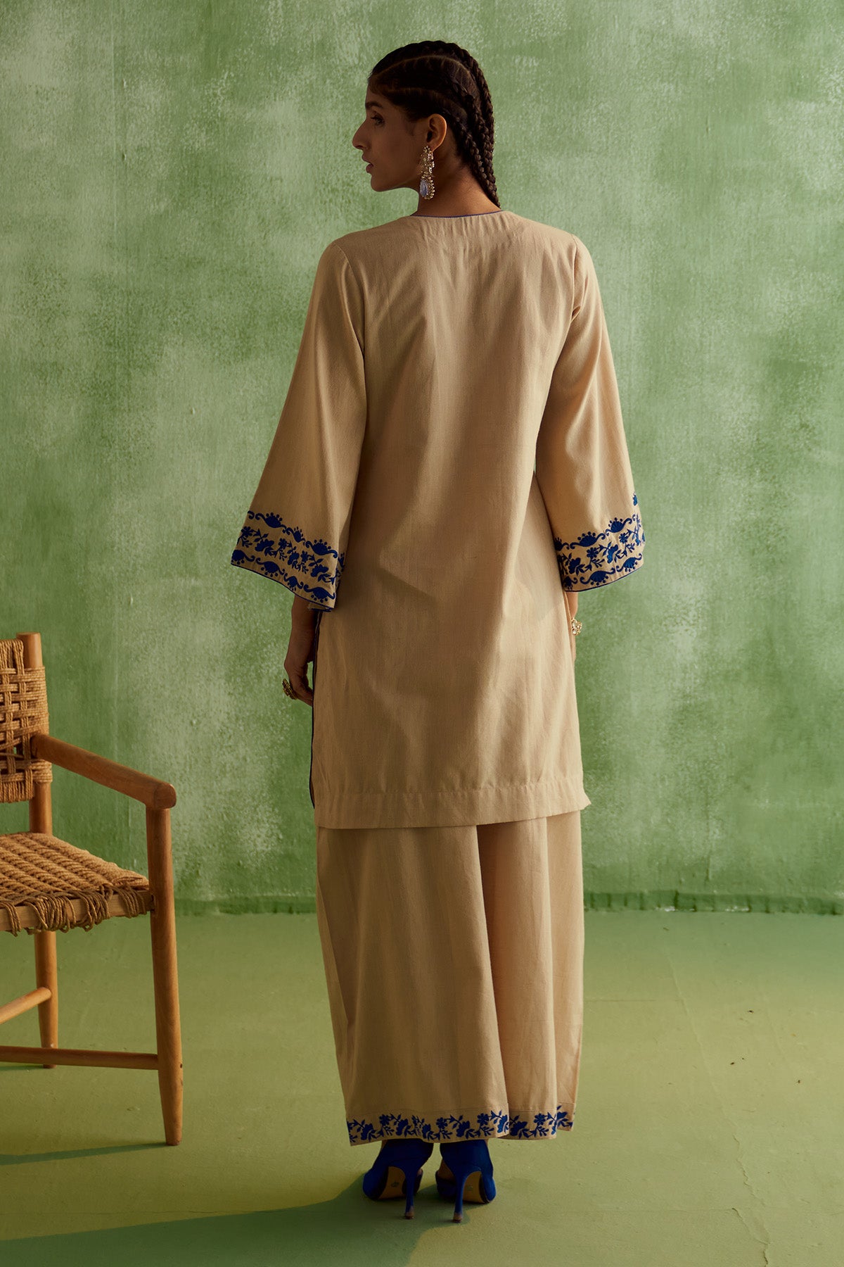 INARA THREAD-LINEN KURTA SET-BEIGE