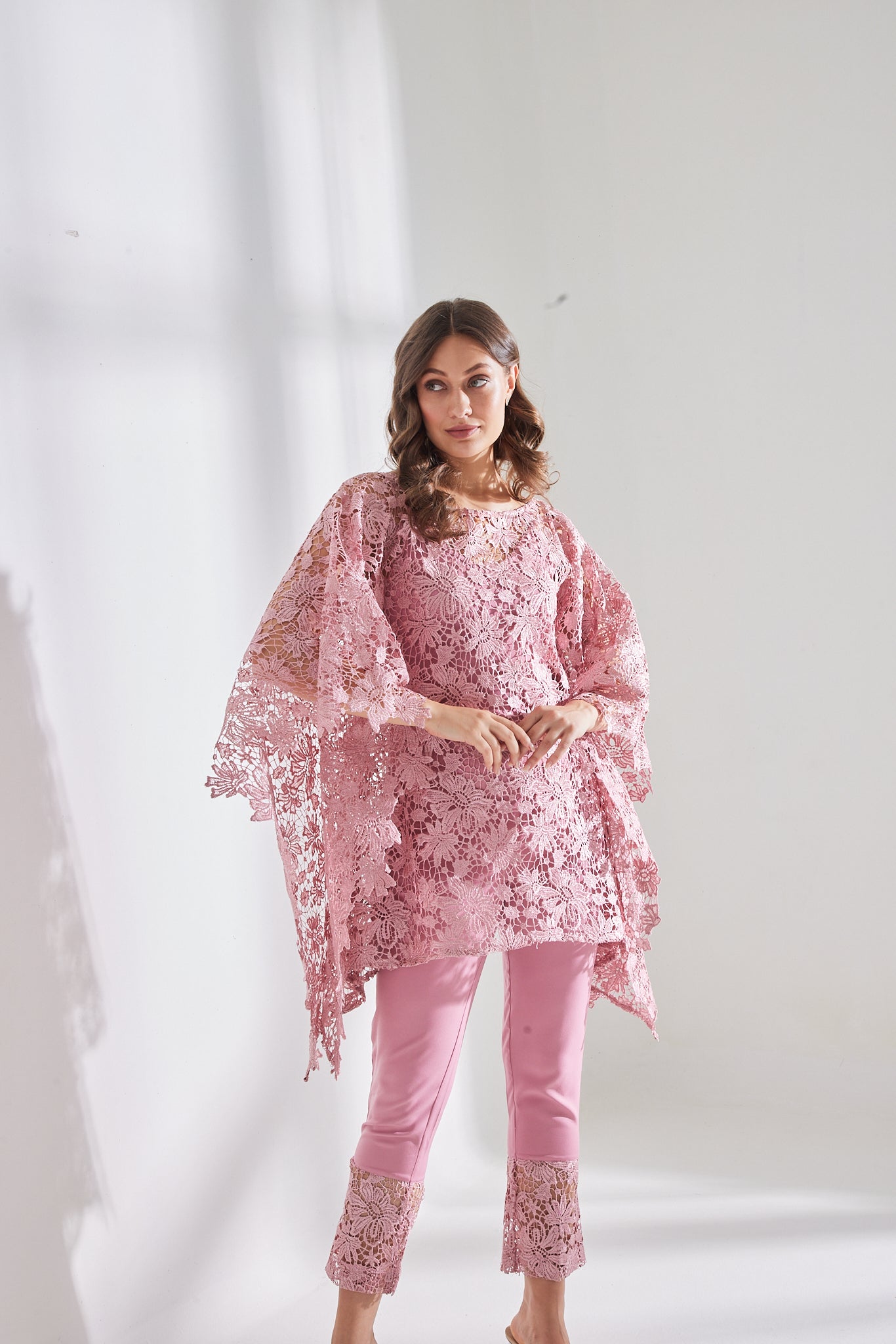 HAZE PINK SCHIFFLI KAFTAN SET