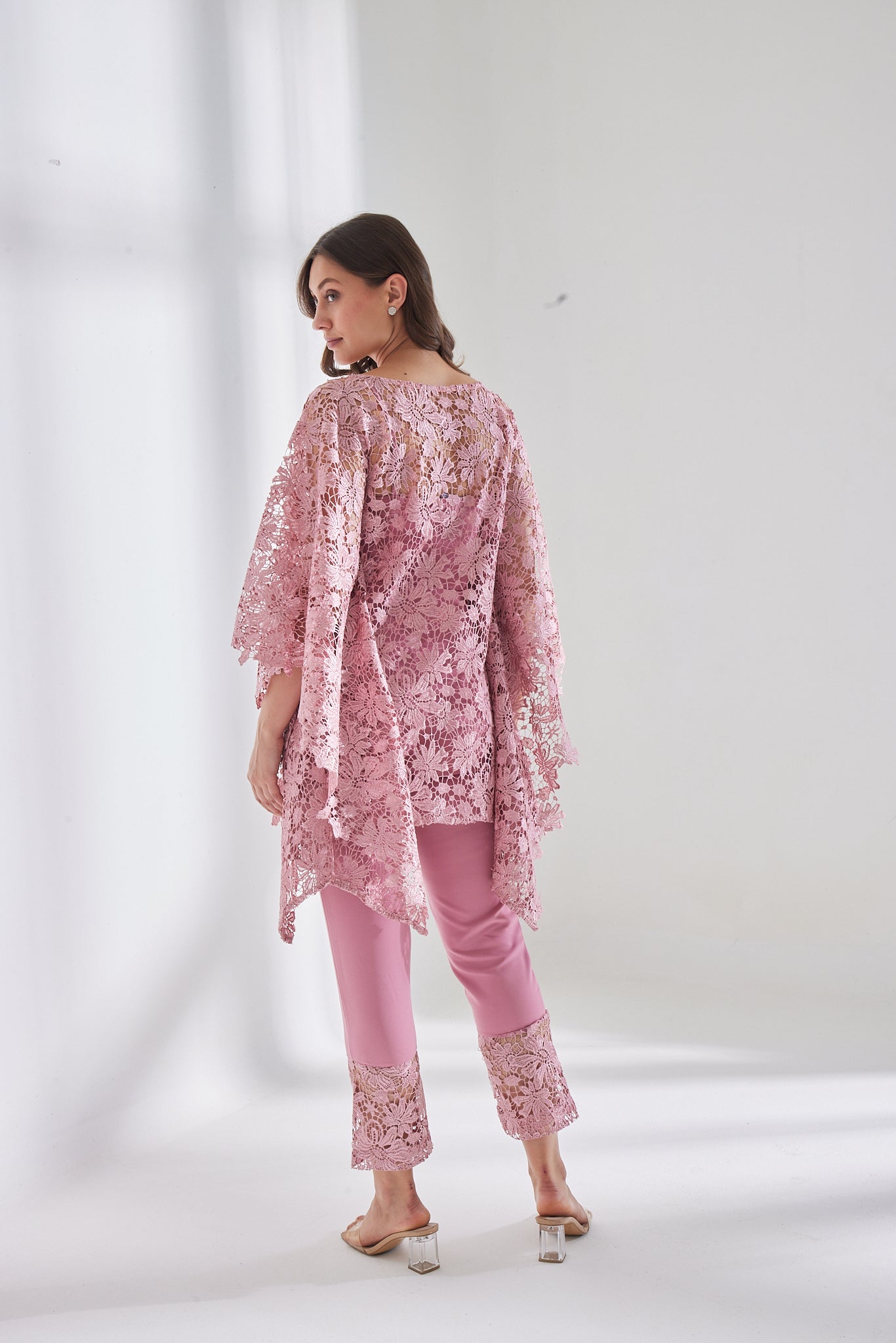 HAZE PINK SCHIFFLI KAFTAN SET