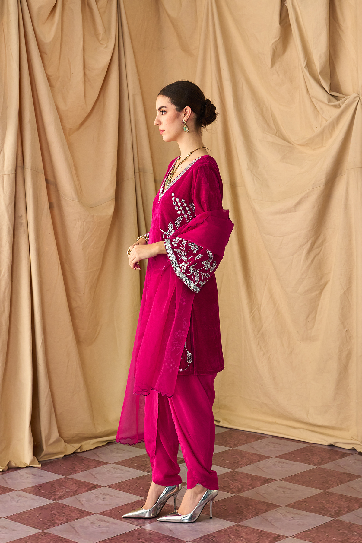 Paisley Mirror Velvet Kurta Set -Rani Pink