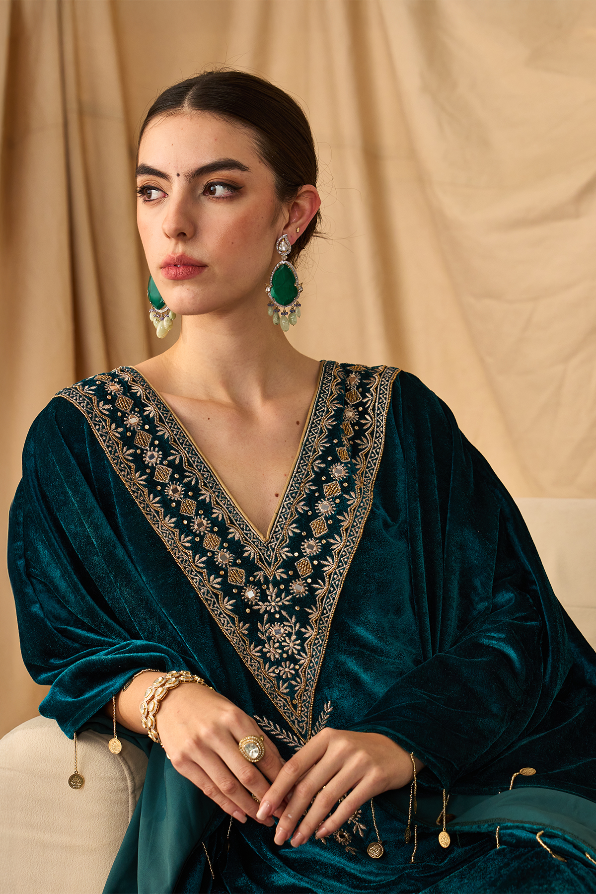 Sikka Velvet Zari Mor Hara Kaftan Set