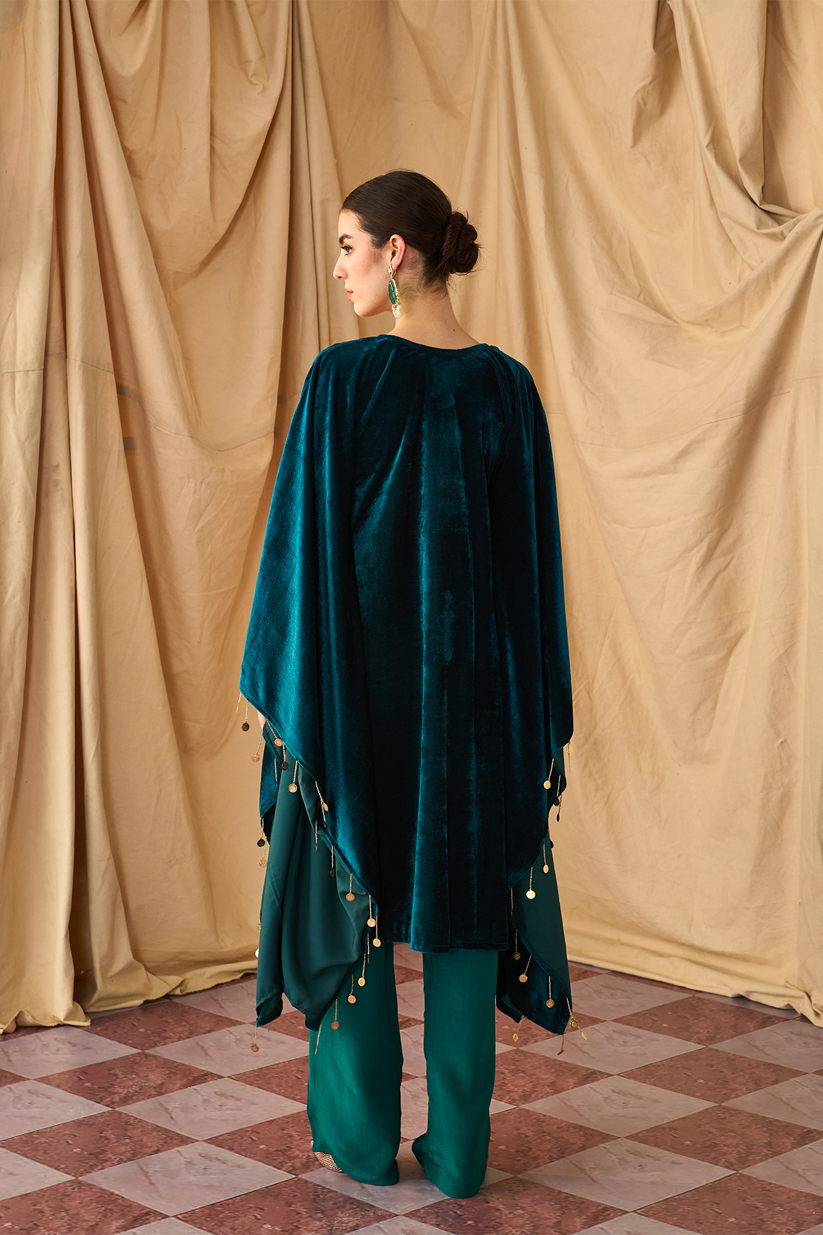 Sikka Velvet Zari Mor Hara Kaftan Set