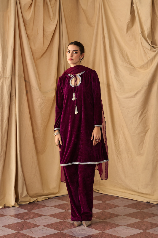 Lashkara Lal Velvet Kurta Set