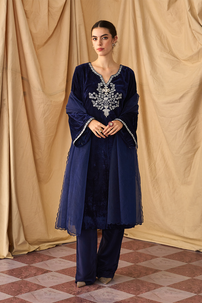 Saanjh Velvet Kurta Set-Blue