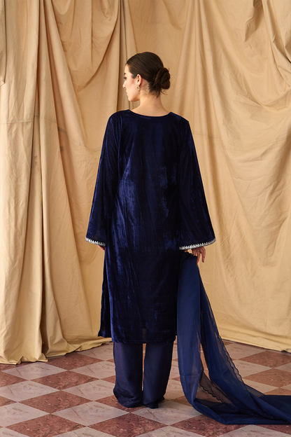 Saanjh Velvet Kurta Set-Blue