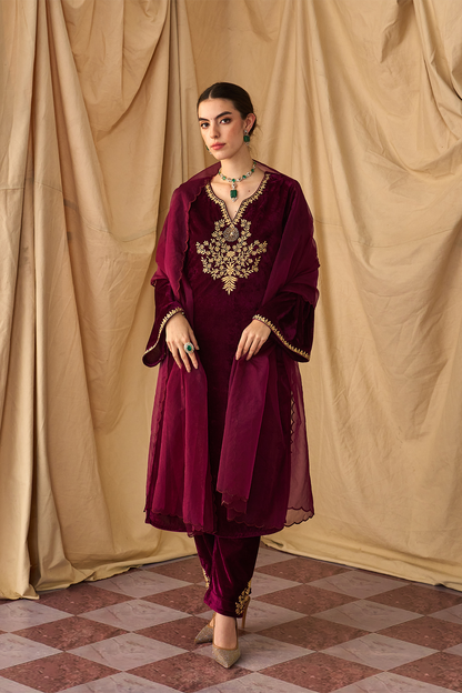 Saanjh Velvet Kurta Set-Maroon