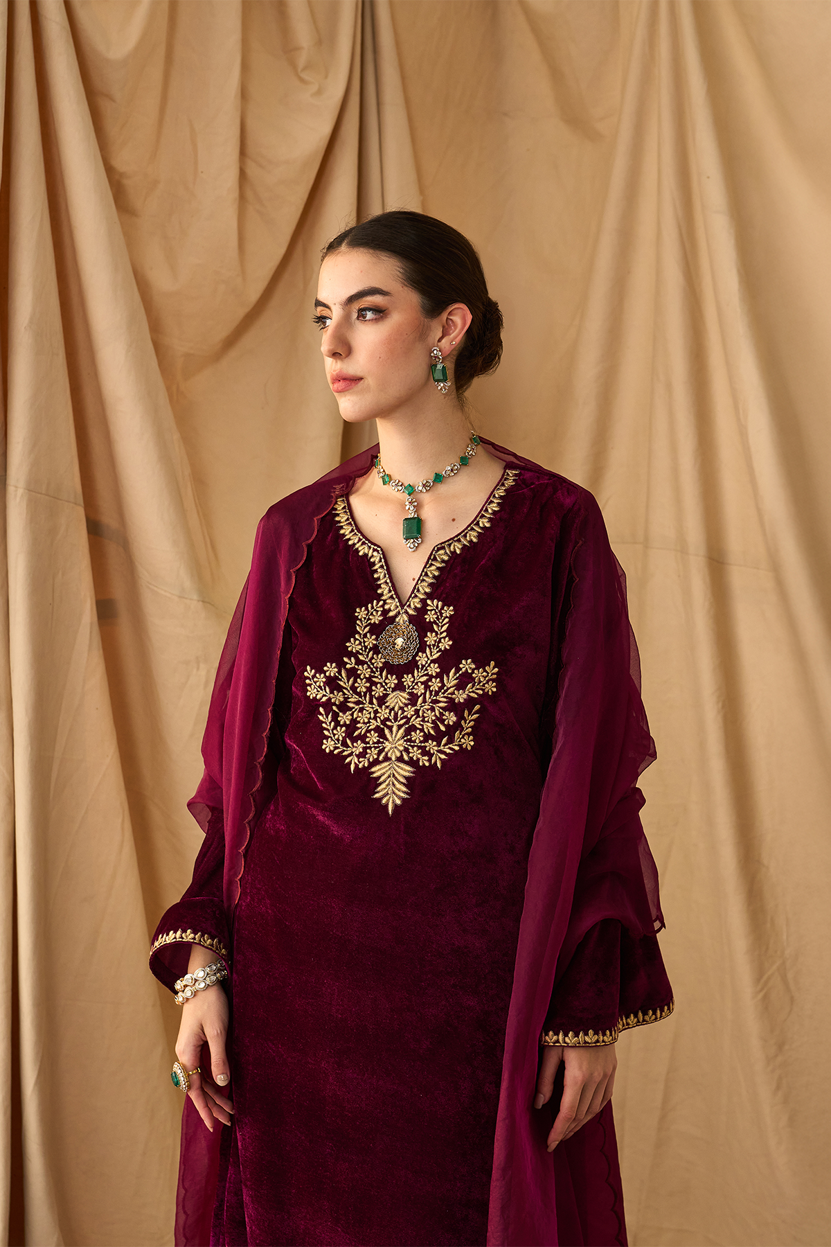 Saanjh Velvet Kurta Set-Maroon