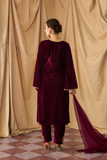 Saanjh Velvet Kurta Set-Maroon