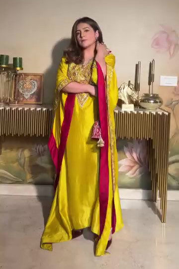 MEGHNA X SARSO EMBROIDERED KAFTAN SET