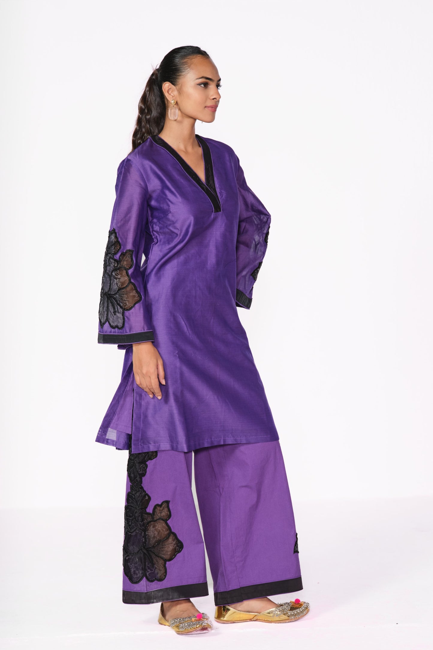 JAMUNI-BLACK KARDANA FLOWER KURTA SET