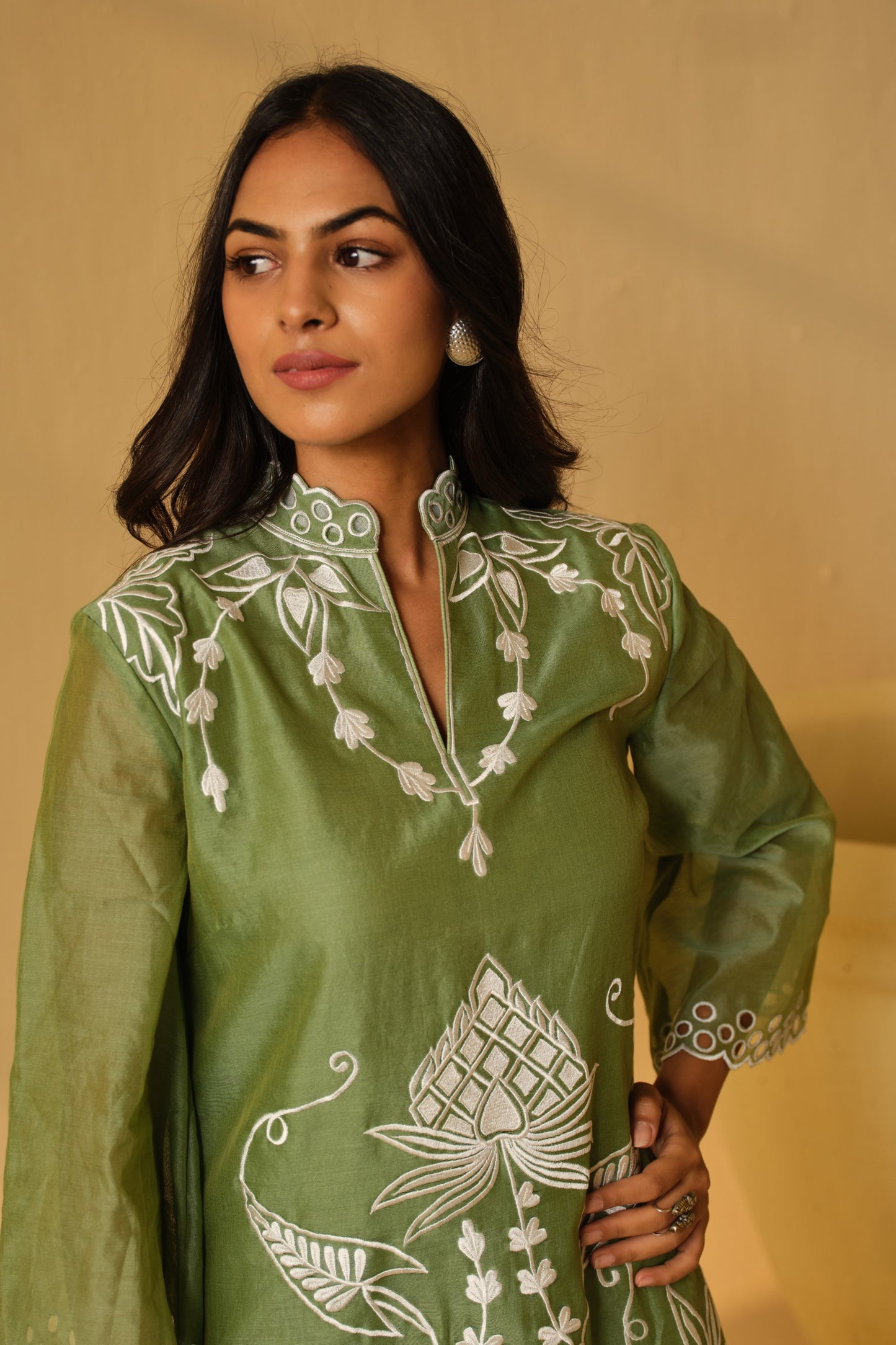 SUFIANA NEEM KURTA SET WITH DUPATTA