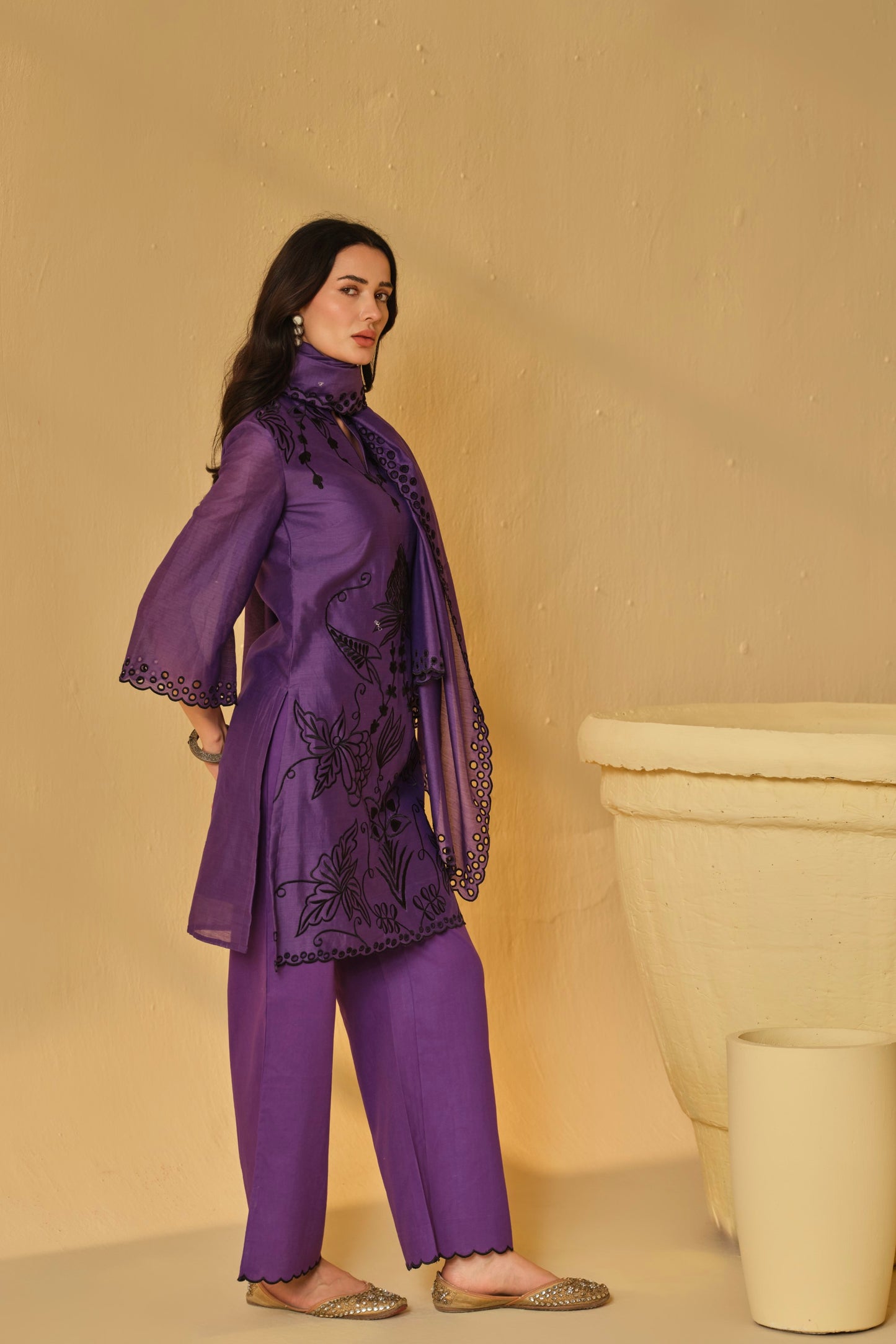 SIMRAN X SUFIANA JAMUNI  KURTA SET WITH DUPATTA