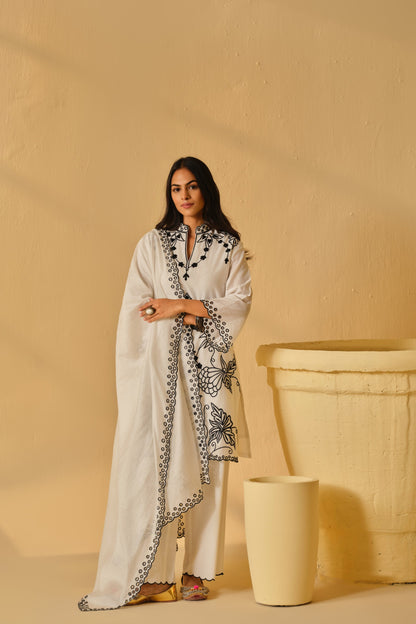 SUFIANA WHITE KURTA SET WITH DUPATTA